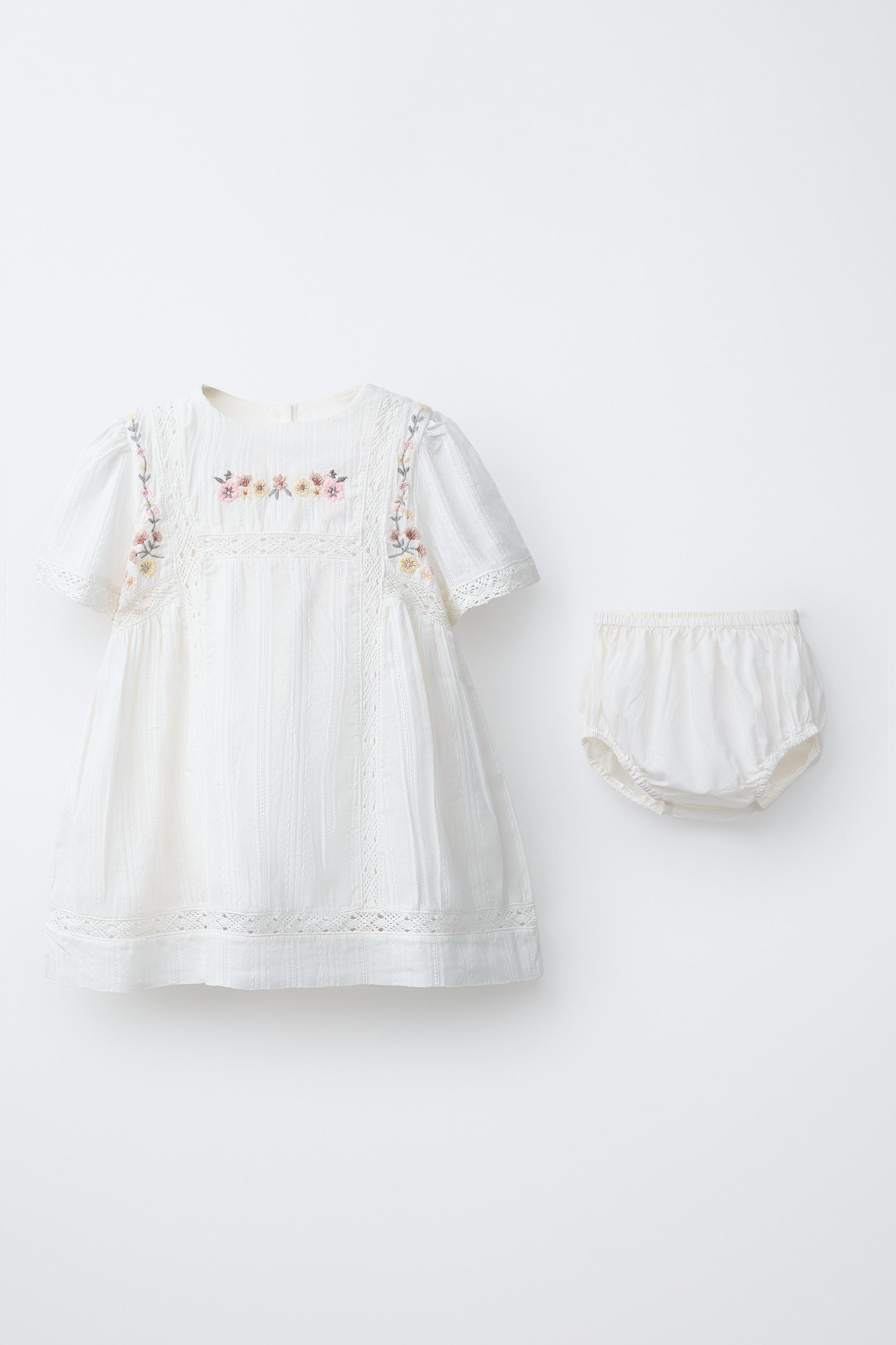 ROBE ET CULOTTE À FLEURS BRODÉES